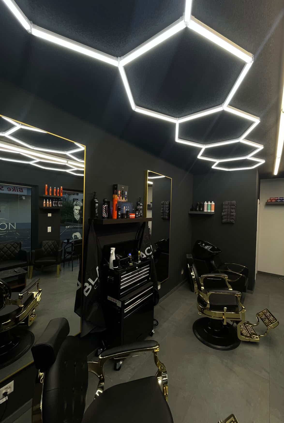 Black Moon Coiffeur - Bild 2