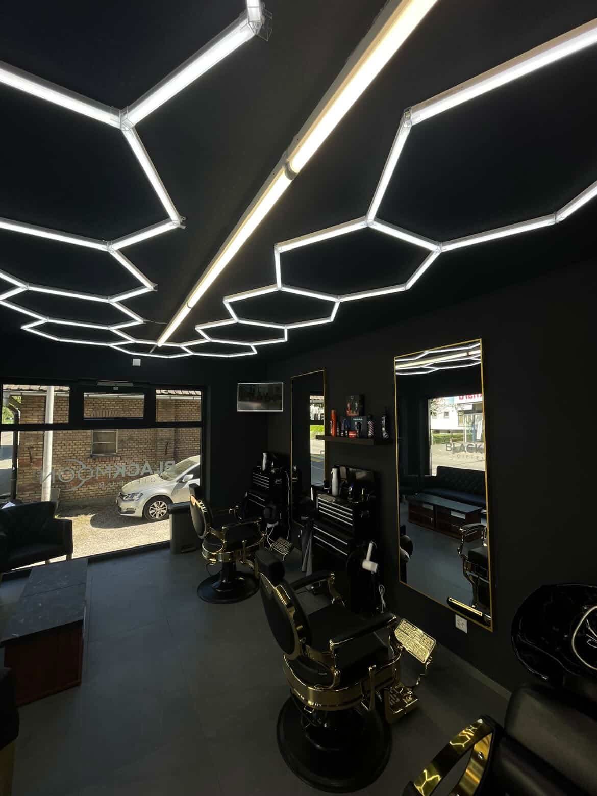 Black Moon Coiffeur - Bild 3